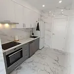 Nuevo Cerca Del Mar