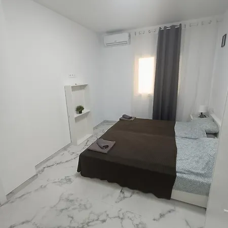 Nuevo Cerca Del Mar