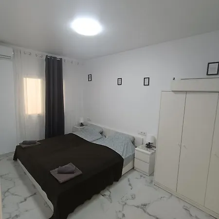 Nuevo Cerca Del Mar
