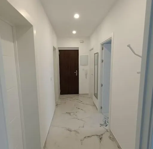 Nuevo Cerca Del Mar دينايا